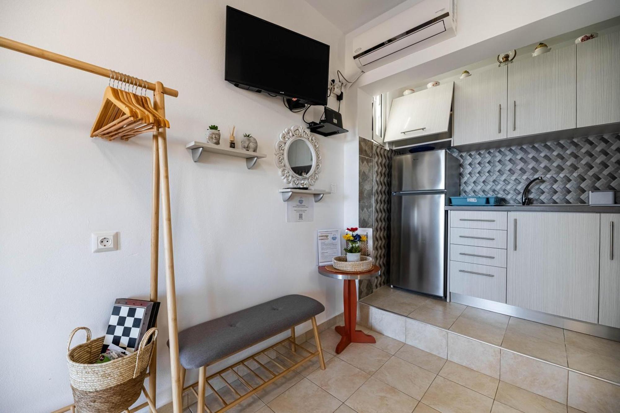 Aperanto Galazio Apartment Archangelos  Exterior foto